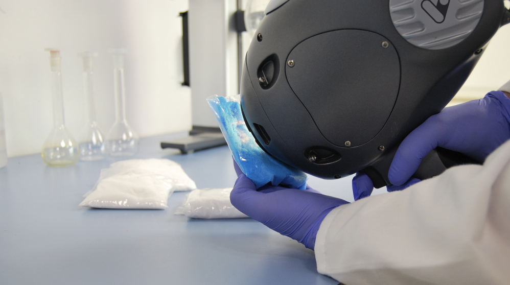 Visum Palm™ GxP, Analizador NIR portátil y de mano asistido por IA